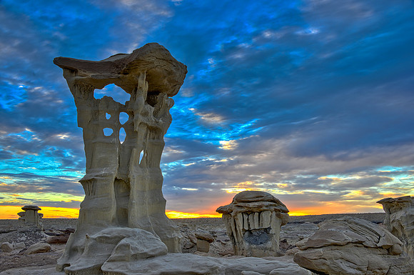 Alien Throne.  Ah-Shi-Sle-Pah,  Bisti wilderness, NM